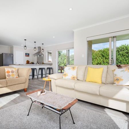 Modern Beach Break - Waihi Beach Holiday Home Exterior photo