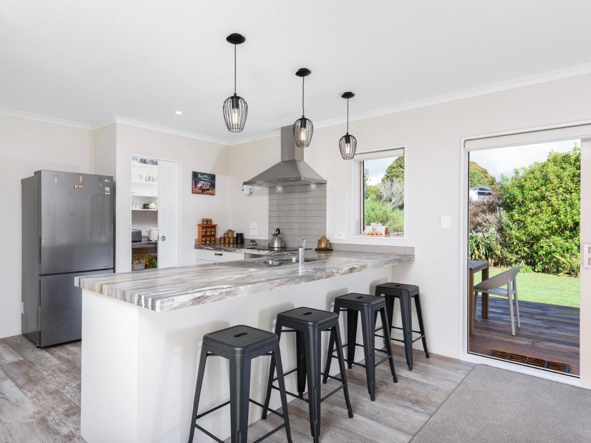 Modern Beach Break - Waihi Beach Holiday Home Exterior photo